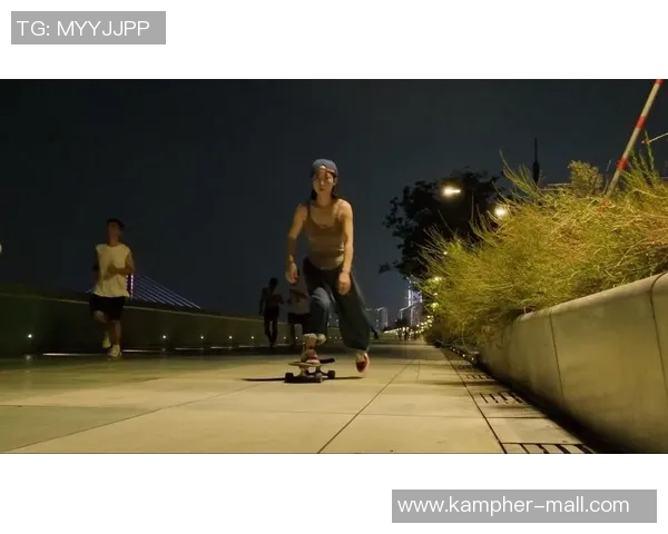 西安滑板队的耐力挑战与成长之路探秘滑板文化的魅力与坚持 西安滑板队的耐力挑战与成长之路探秘滑板文化的魅力与坚持