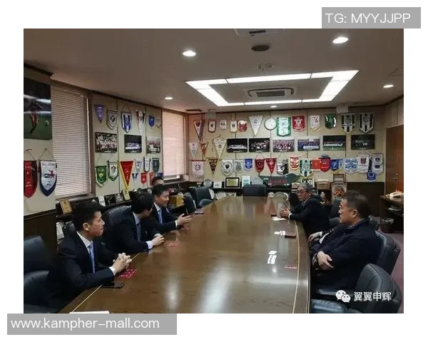 上海足球队运营革新探索:从管理模式到球迷体验的全方位提升 上海足球队运营革新探索:从管理模式到球迷体验的全方位提升