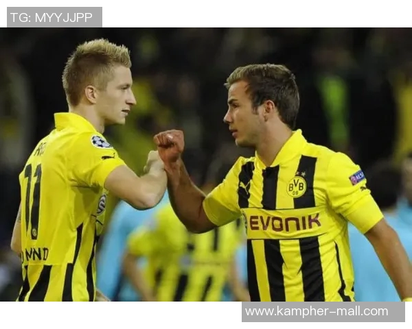 卡塞米罗的传奇旅程：从巴西足球新星到欧洲顶级中场的蜕变与成就