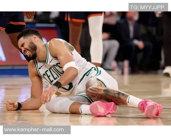 杰森塔图姆如何在NBA赛场上展现超凡实力与领袖风范