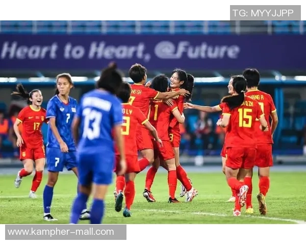 河床队与查卡里塔青年队的激烈对决展现足球魅力与团队精神