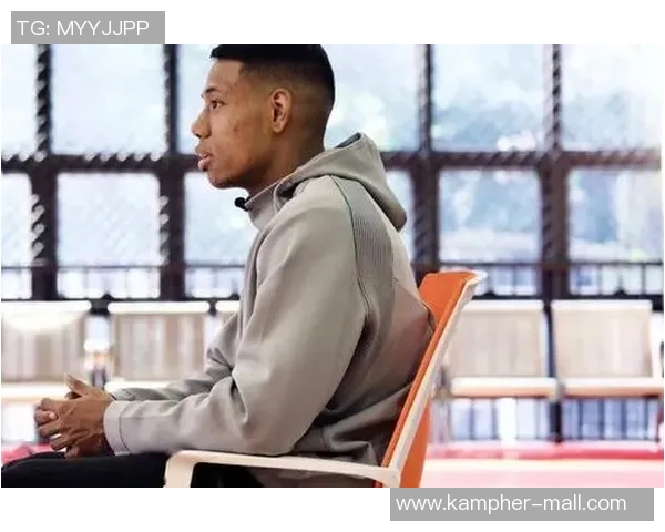 祝铭震：从青涩少年到电竞巨星的成长之路与奋斗故事